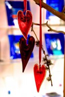 /album/fotogalleri-benth-owesen/r%c3%b8de-hjerter-oppheng-jpg/